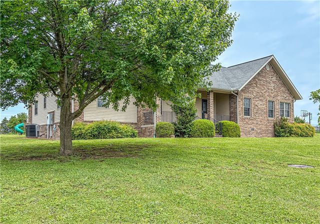 1090 CR 401, Berryville, AR 72616