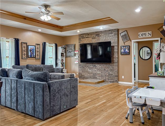 1090 CR 401, Berryville, AR 72616
