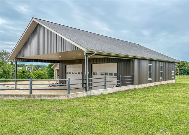 1090 CR 401, Berryville, AR 72616