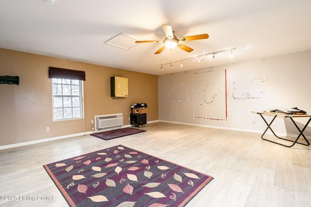 1618 Eastern Pkwy, Louisville, KY 40204