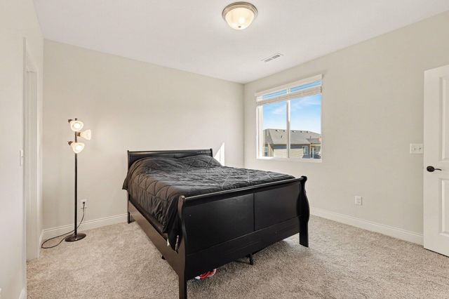 713 Somerset Boulevard, 9D, Florence, KY 41042