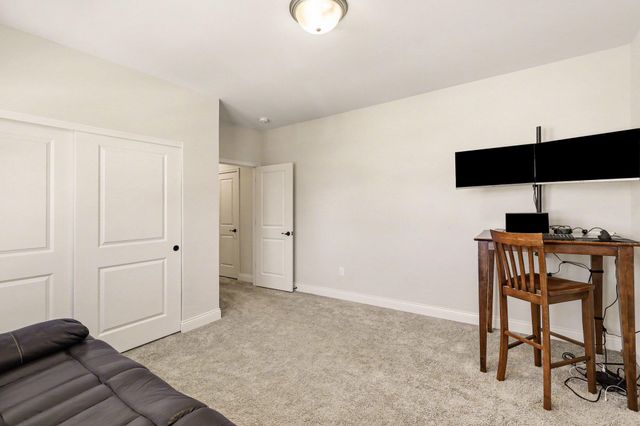 713 Somerset Boulevard, 9D, Florence, KY 41042