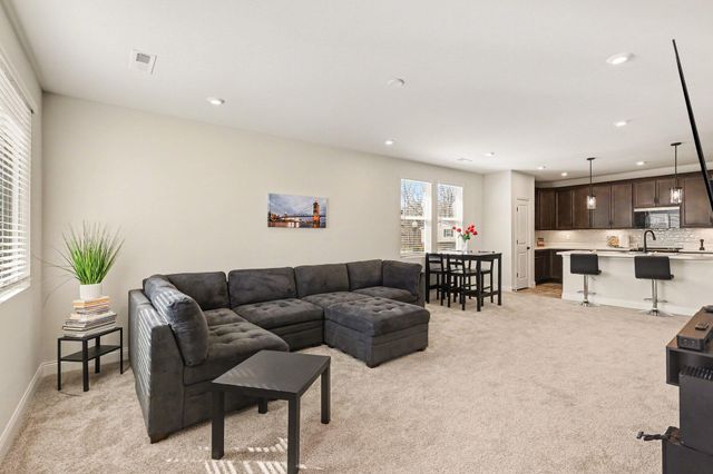 713 Somerset Boulevard, 9D, Florence, KY 41042