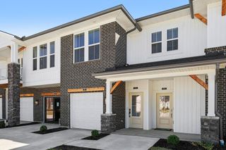 713 Somerset Boulevard, 9D, Florence, KY 41042