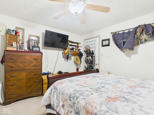 1090 W Van Buren Street, Alexandria, IN 46001