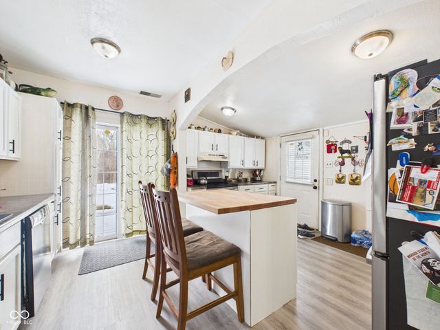 1090 W Van Buren Street, Alexandria, IN 46001