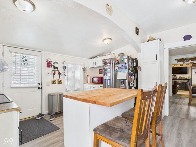 1090 W Van Buren Street, Alexandria, IN 46001