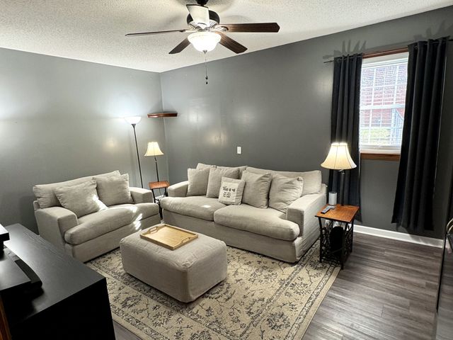 1011 Oleander Dr, Gallatin, TN 37066