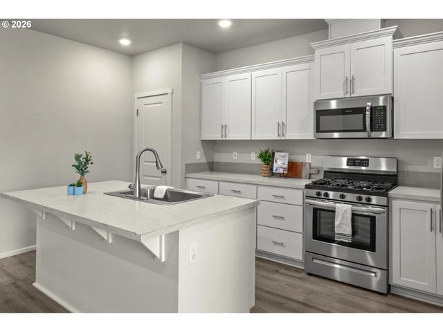31523 Nw NORTH Ave, North Plains, OR 97133