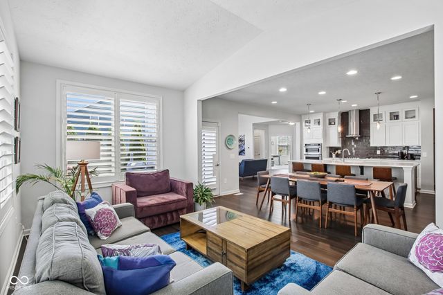 3769 Conifer Drive, Zionsville, IN 46077