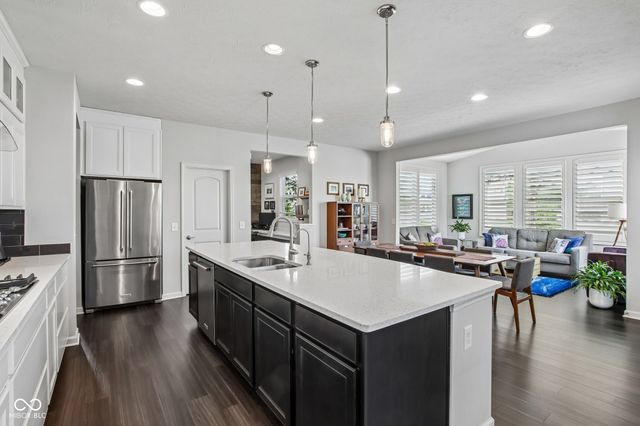 3769 Conifer Drive, Zionsville, IN 46077