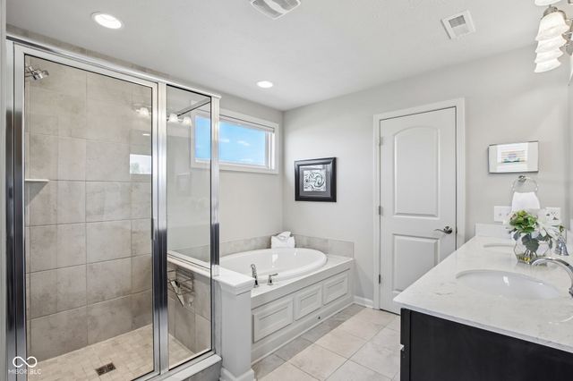 3769 Conifer Drive, Zionsville, IN 46077