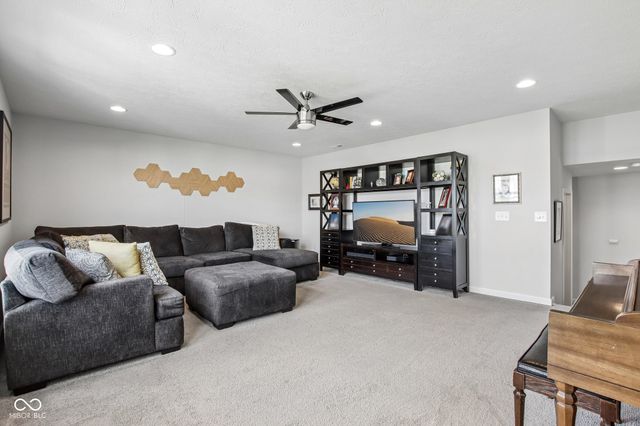 3769 Conifer Drive, Zionsville, IN 46077
