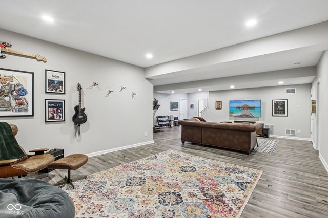 3769 Conifer Drive, Zionsville, IN 46077