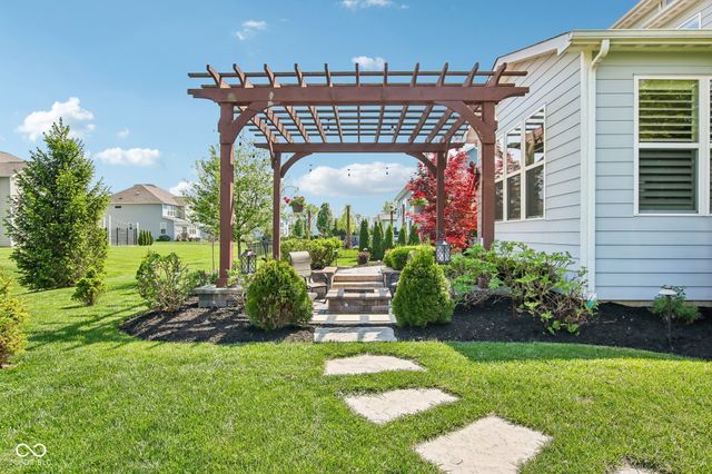 3769 Conifer Drive, Zionsville, IN 46077