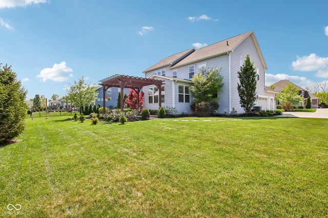 3769 Conifer Drive, Zionsville, IN 46077