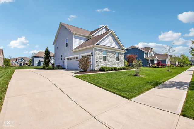 3769 Conifer Drive, Zionsville, IN 46077