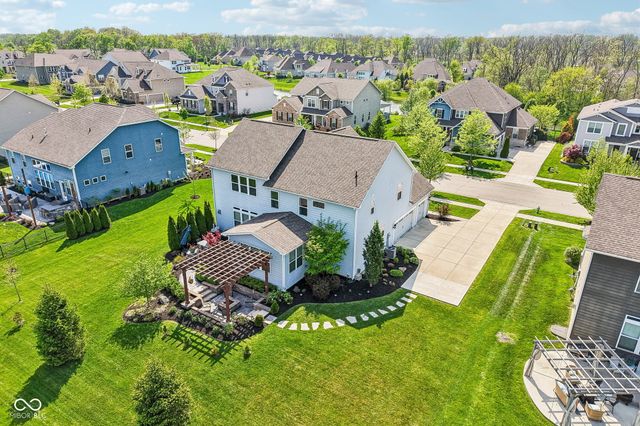 3769 Conifer Drive, Zionsville, IN 46077