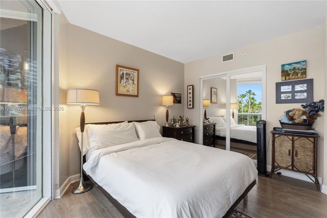 17555 Collins Avenue 308, Sunny Isles Beach, FL 33160