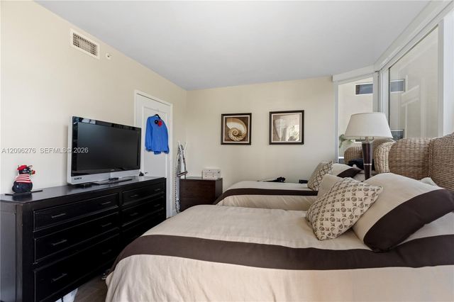 17555 Collins Avenue 308, Sunny Isles Beach, FL 33160