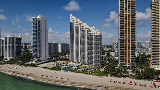 17555 Collins Avenue 308, Sunny Isles Beach, FL 33160