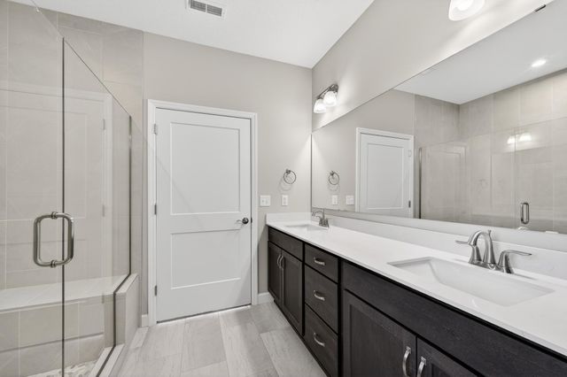 1419 Victory Lane NE, Isanti, MN 55040