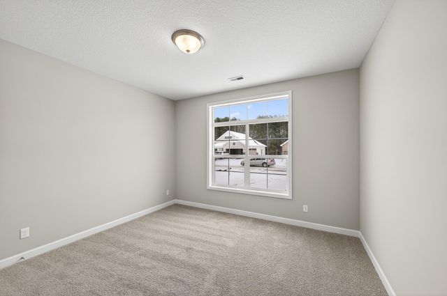 1419 Victory Lane NE, Isanti, MN 55040