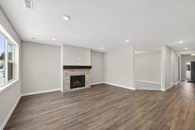 1419 Victory Lane NE, Isanti, MN 55040