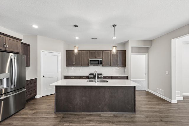 1419 Victory Lane NE, Isanti, MN 55040