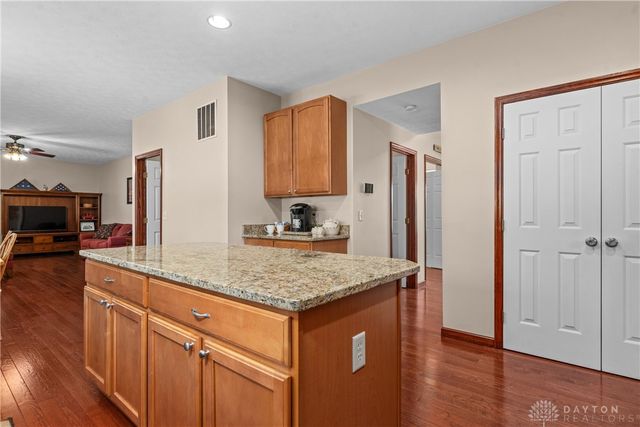 3298 Seton Hill Drive, Bellbrook, OH 45305