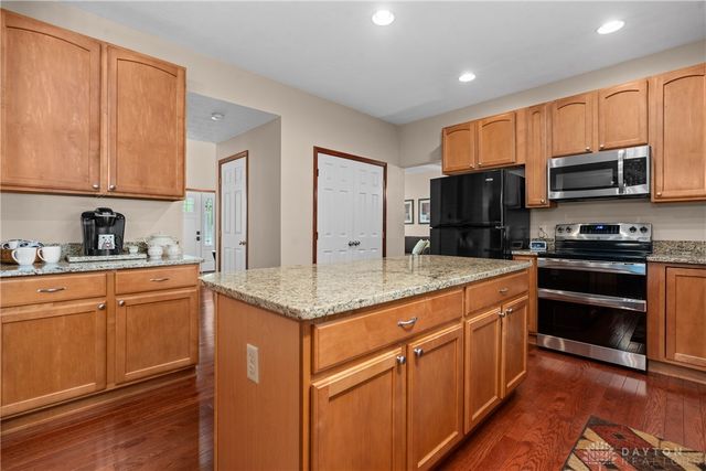 3298 Seton Hill Drive, Bellbrook, OH 45305