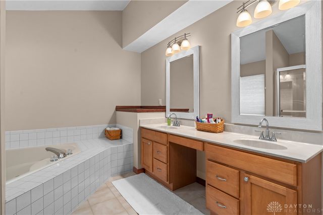 3298 Seton Hill Drive, Bellbrook, OH 45305