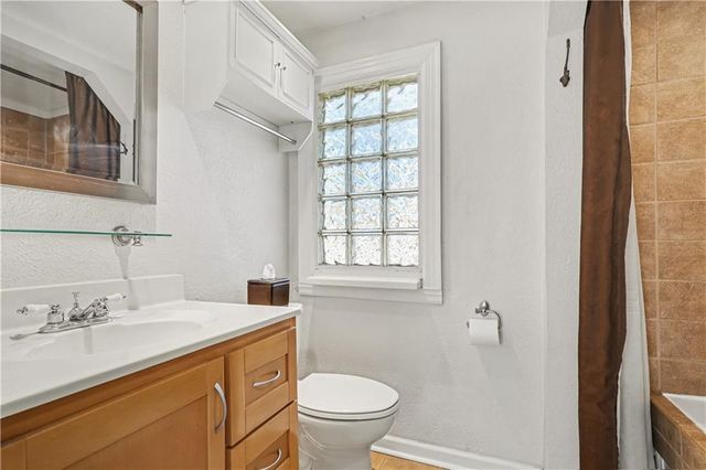 6701 Rockhill Road, Kansas City, MO 64131