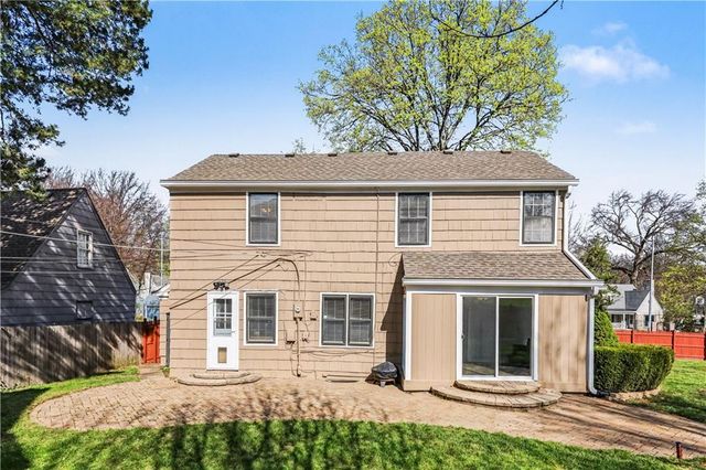 6701 Rockhill Road, Kansas City, MO 64131