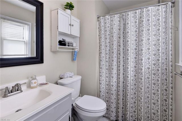 109 Virginia DR, Newport News, VA 23602