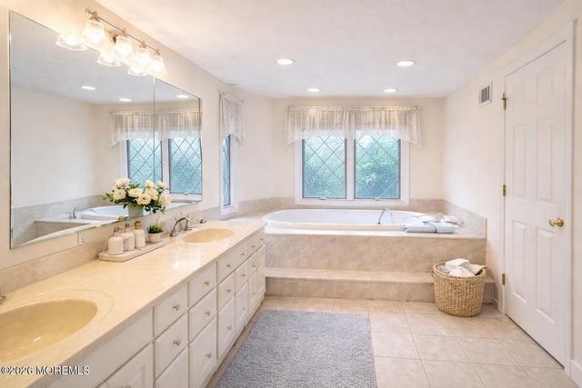 255 Double Creek Parkway, Freehold, NJ 07728