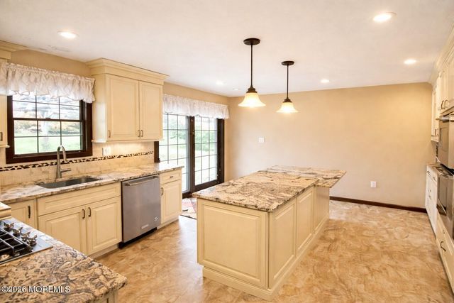 255 Double Creek Parkway, Freehold, NJ 07728