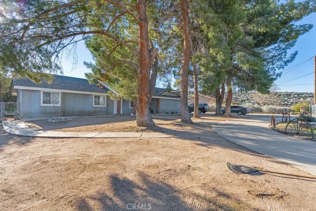 7365 Chase, Hesperia, CA 92345