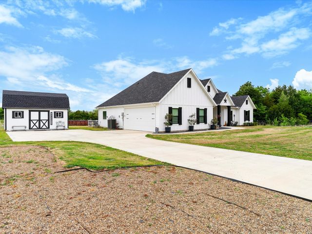 550 County Road 4109, Greenville, TX 75401