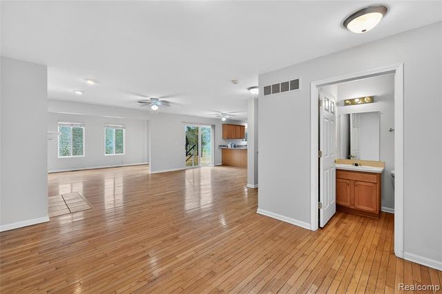 738 Arusha Drive, Pontiac, MI 48341