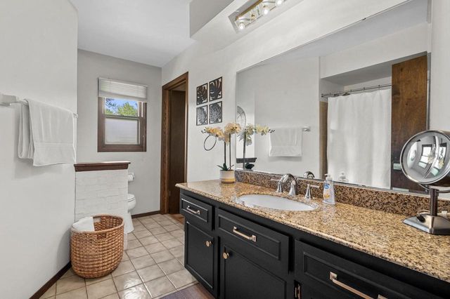 18400 Honey Creek DRIVE, Brookfield, WI 53045