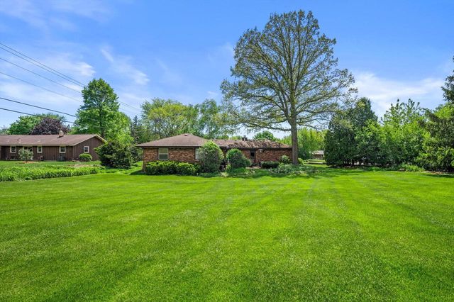 18400 Honey Creek DRIVE, Brookfield, WI 53045