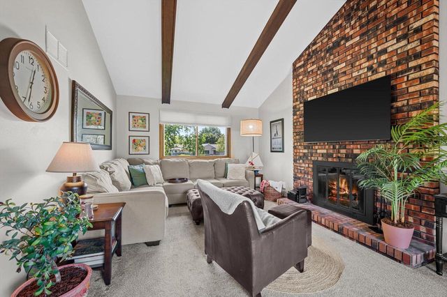 18400 Honey Creek DRIVE, Brookfield, WI 53045