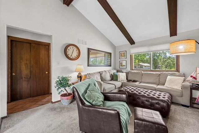 18400 Honey Creek DRIVE, Brookfield, WI 53045