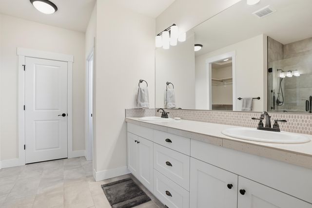 1227 NE Hoover Loop, Bend, OR 97701