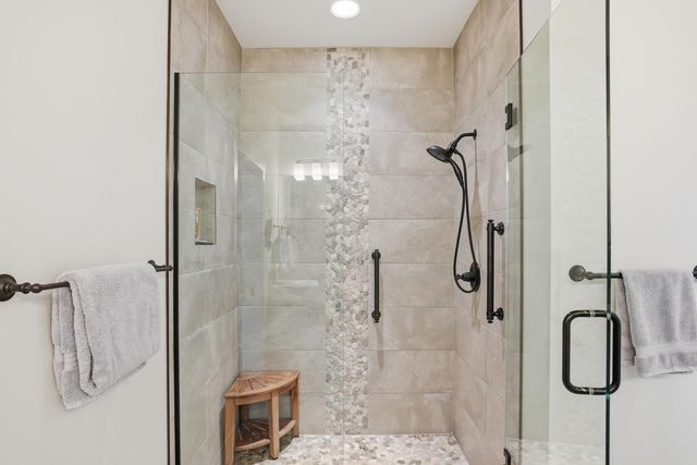 1227 NE Hoover Loop, Bend, OR 97701