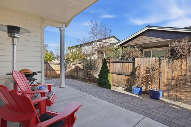 1227 NE Hoover Loop, Bend, OR 97701