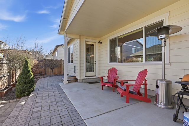 1227 NE Hoover Loop, Bend, OR 97701