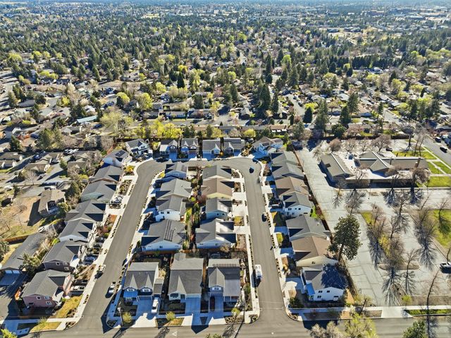 1227 NE Hoover Loop, Bend, OR 97701