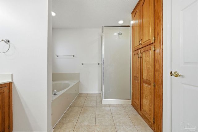 3745 Saddle Club Cir, Pace, FL 32571